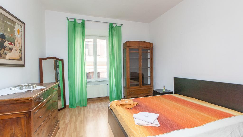 Rental In Rome Santini Apartment Phòng bức ảnh
